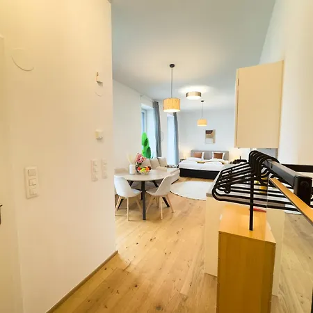 Vienna Hills Living-2
